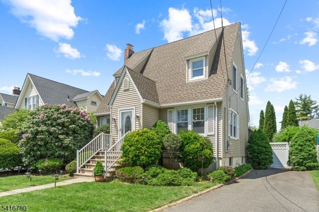 9 Saint Charles Ave, West Caldwell Twp., NJ 07006