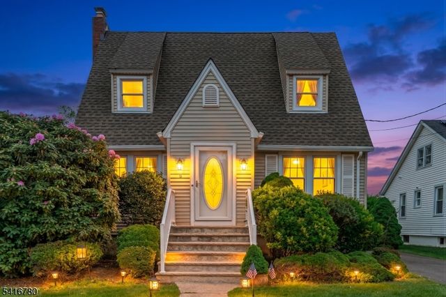 9 Saint Charles Ave, West Caldwell Twp., NJ 07006