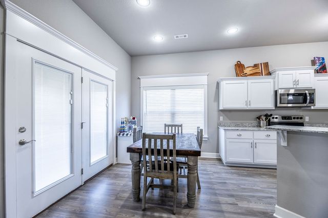 566 Parkside Cove, Bethel Heights, AR 72764