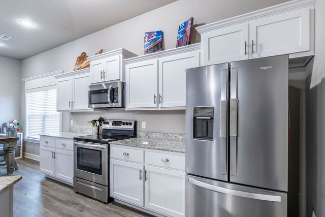 566 Parkside Cove, Bethel Heights, AR 72764