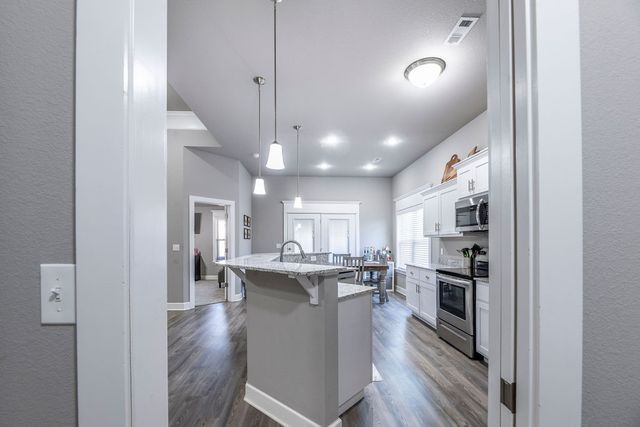 566 Parkside Cove, Bethel Heights, AR 72764