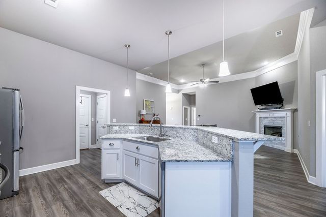 566 Parkside Cove, Bethel Heights, AR 72764