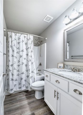 566 Parkside Cove, Bethel Heights, AR 72764