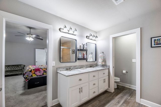 566 Parkside Cove, Bethel Heights, AR 72764