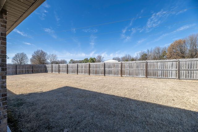 566 Parkside Cove, Bethel Heights, AR 72764