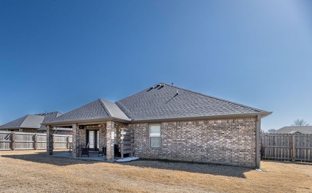 566 Parkside Cove, Bethel Heights, AR 72764