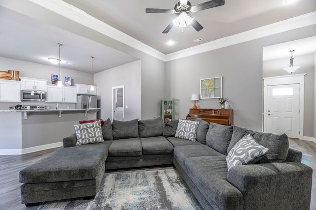 566 Parkside Cove, Bethel Heights, AR 72764