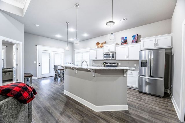 566 Parkside Cove, Bethel Heights, AR 72764