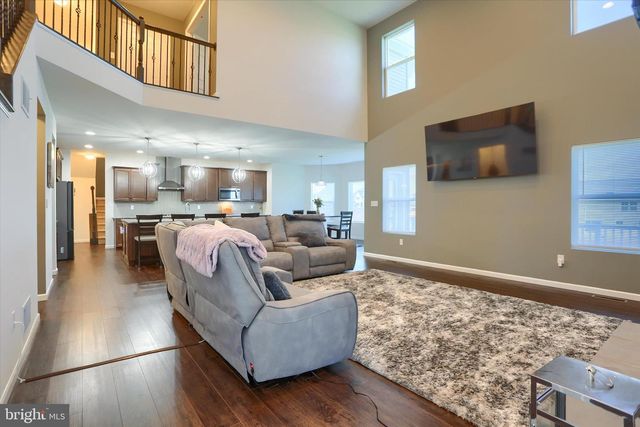 515 DARROW RD, York, PA 17404