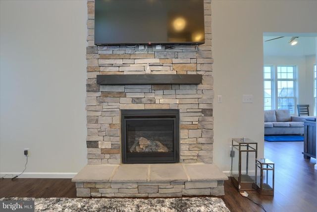 515 DARROW RD, York, PA 17404