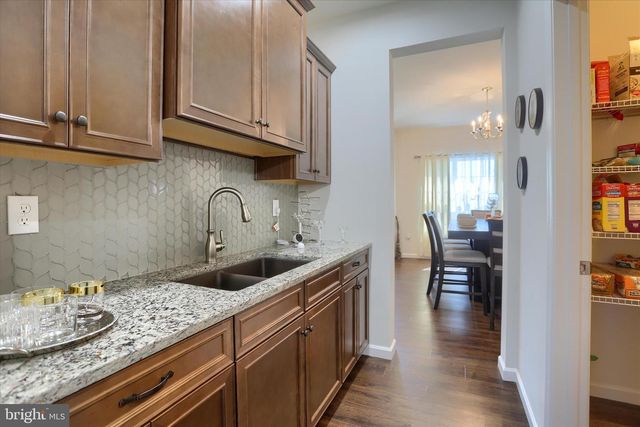 515 DARROW RD, York, PA 17404