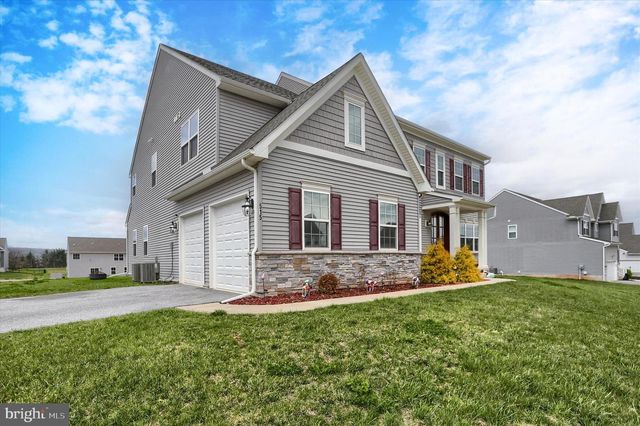 515 DARROW RD, York, PA 17404