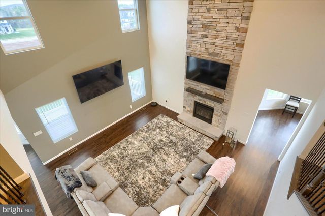 515 DARROW RD, York, PA 17404