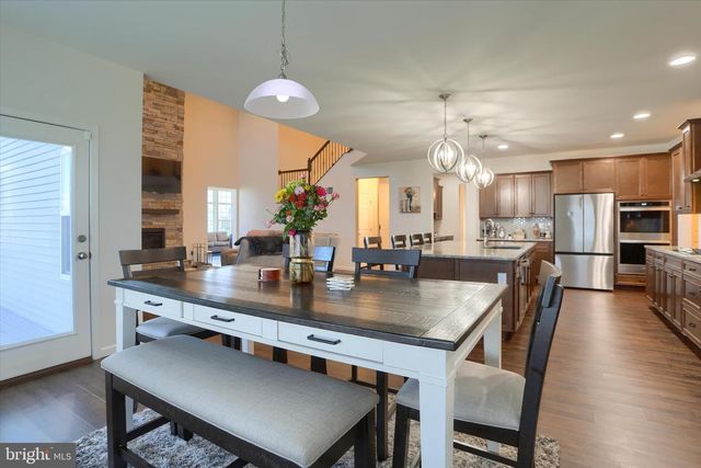 515 DARROW RD, York, PA 17404