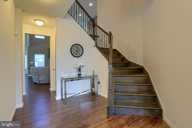 515 DARROW RD, York, PA 17404