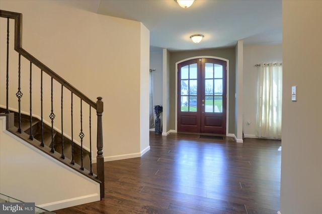 515 DARROW RD, York, PA 17404
