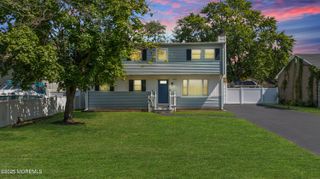 573 Sumner Avenue, Belford, NJ 07718