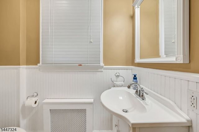 1 Buena Vista Ave 1, Hawthorne Boro, NJ 07506