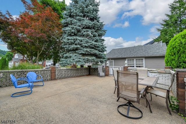 1 Buena Vista Ave 1, Hawthorne Boro, NJ 07506