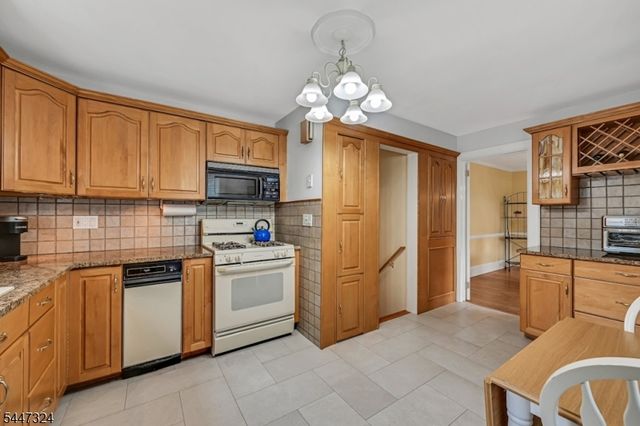 1 Buena Vista Ave 1, Hawthorne Boro, NJ 07506
