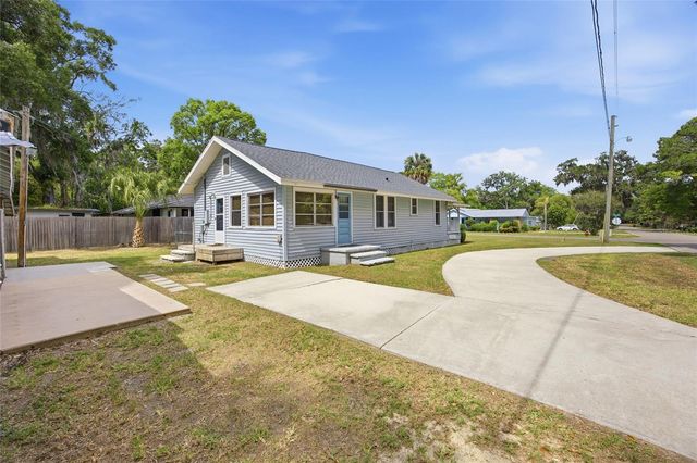 124 SE 1ST STREET, Williston, FL 32696