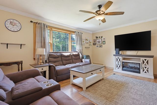 155 Dunnbrook Rd, East Brookfield, MA 01515