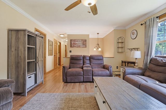 155 Dunnbrook Rd, East Brookfield, MA 01515