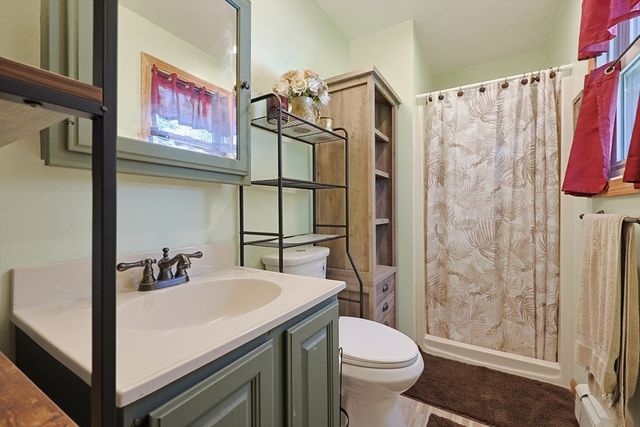 155 Dunnbrook Rd, East Brookfield, MA 01515