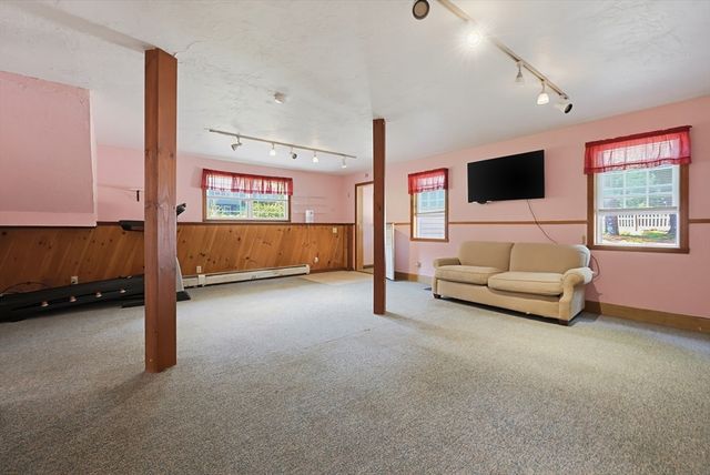 155 Dunnbrook Rd, East Brookfield, MA 01515