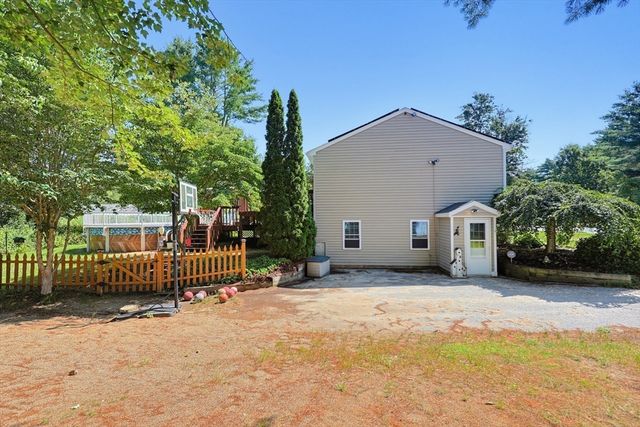 155 Dunnbrook Rd, East Brookfield, MA 01515