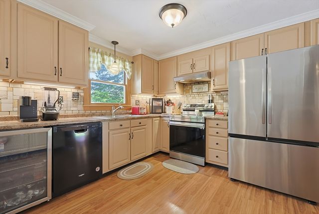 155 Dunnbrook Rd, East Brookfield, MA 01515