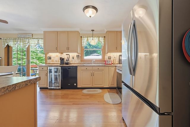 155 Dunnbrook Rd, East Brookfield, MA 01515