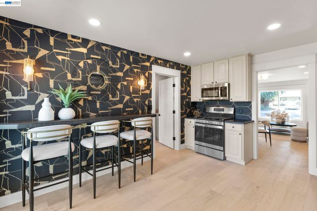 1766 College Ave, Livermore, CA 94550