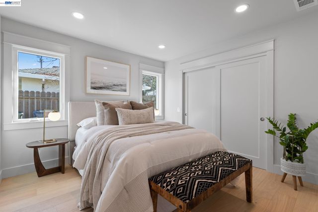 1766 College Ave, Livermore, CA 94550