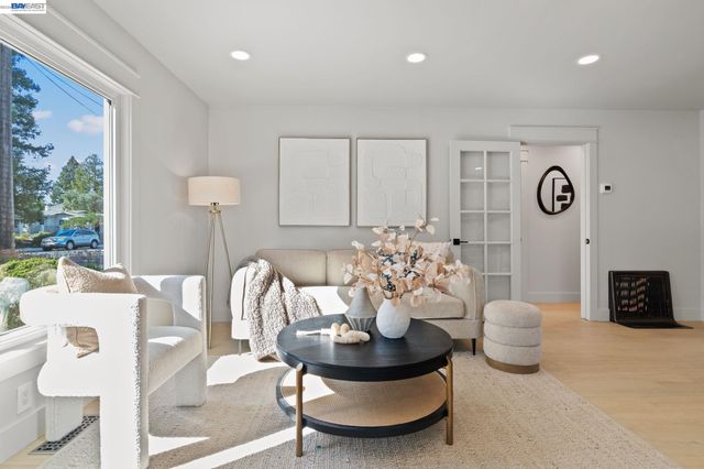 1766 College Ave, Livermore, CA 94550