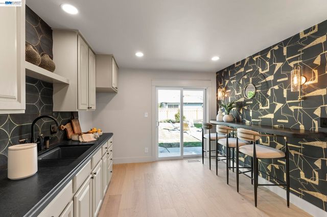 1766 College Ave, Livermore, CA 94550