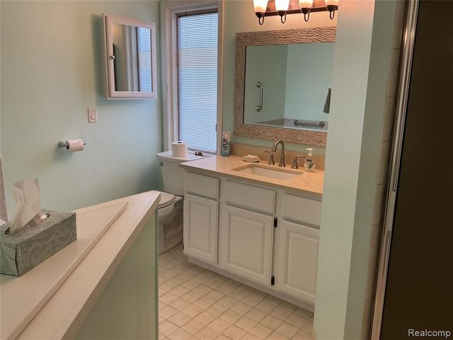 1580 Carthage, Commerce Twp, MI 48382