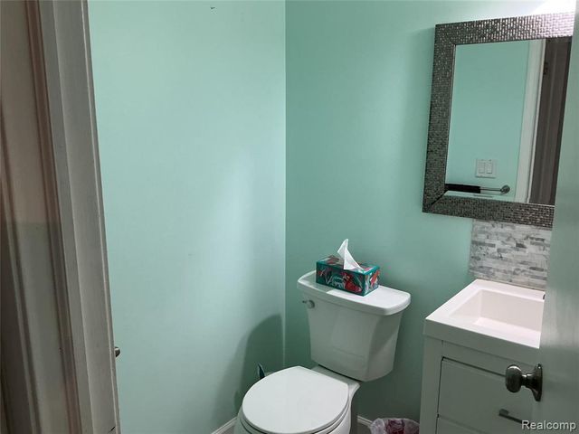 1580 Carthage, Commerce Twp, MI 48382