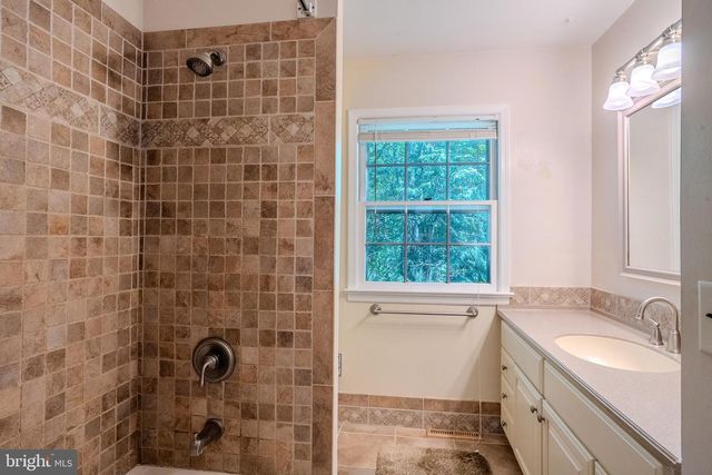 1165 BEAR TAVERN RD, Titusville, NJ 08560