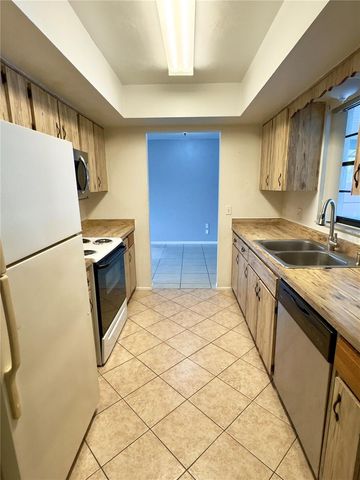 802 DEL PRADO DRIVE, Kissimmee, FL 34758