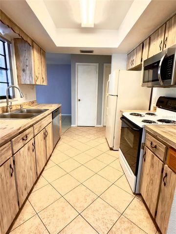 802 DEL PRADO DRIVE, Kissimmee, FL 34758