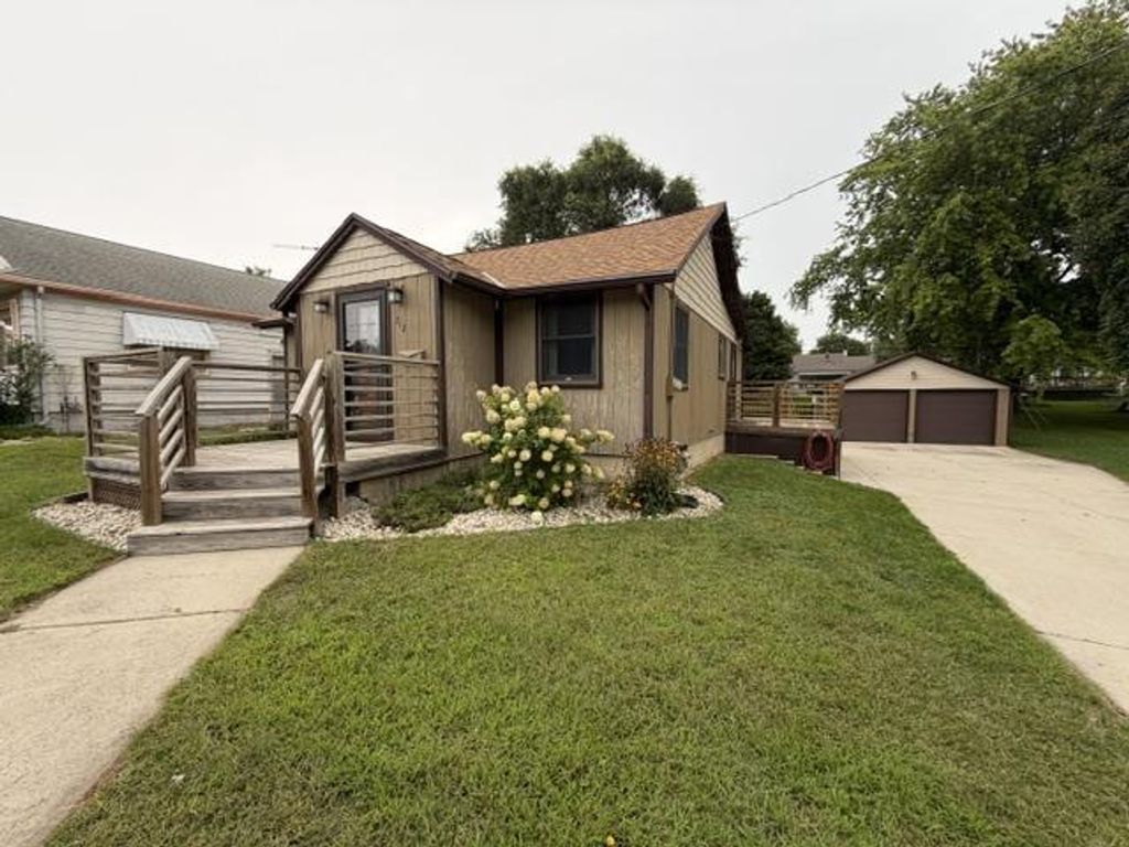 712 CORNELIA STREET, Janesville, WI 53545