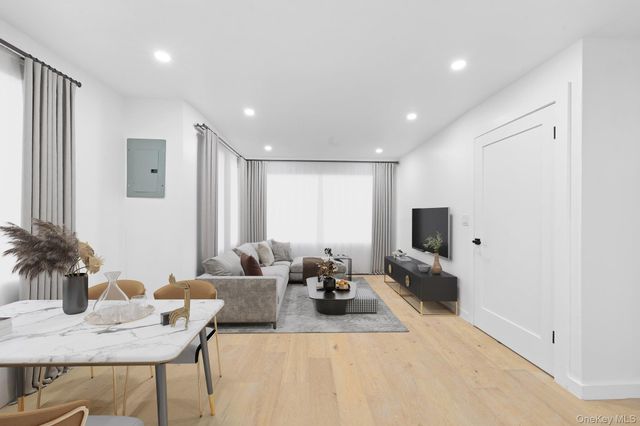 19124 Murdock Avenue, Saint Albans, NY 11412