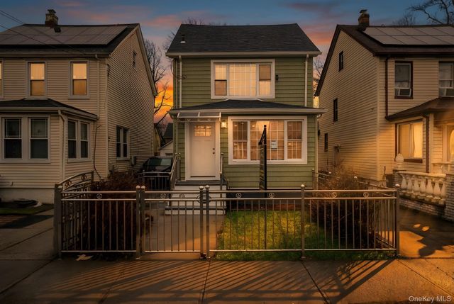 19124 Murdock Avenue, Saint Albans, NY 11412