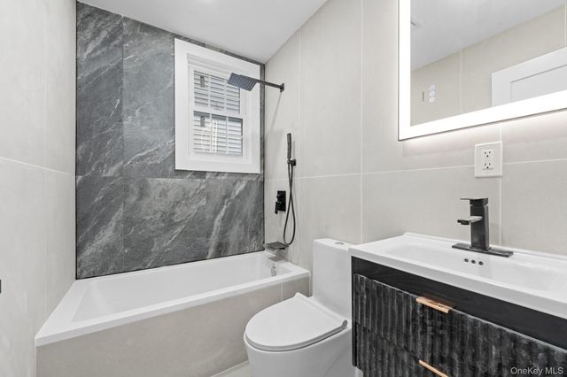 19124 Murdock Avenue, Saint Albans, NY 11412