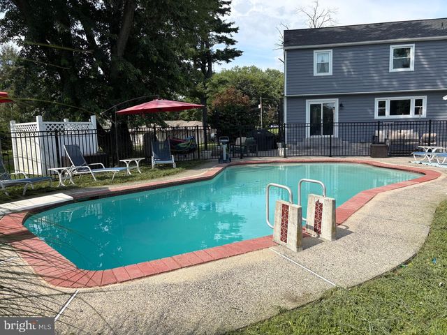 1093 FOREST RD, West Chester, PA 19382