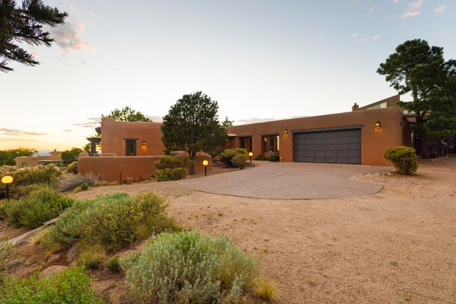 72 Pinon Hill Place NE, Albuquerque, NM 87122