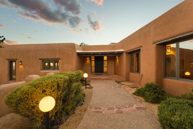 72 Pinon Hill Place NE, Albuquerque, NM 87122
