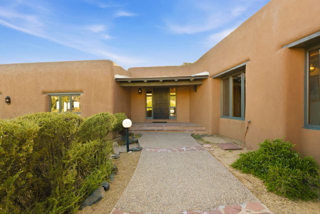 72 Pinon Hill Place NE, Albuquerque, NM 87122