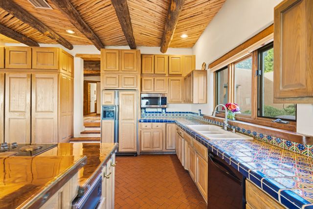 72 Pinon Hill Place NE, Albuquerque, NM 87122